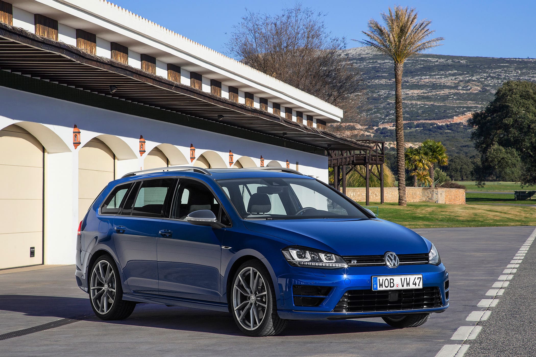 VW Golf R Variant