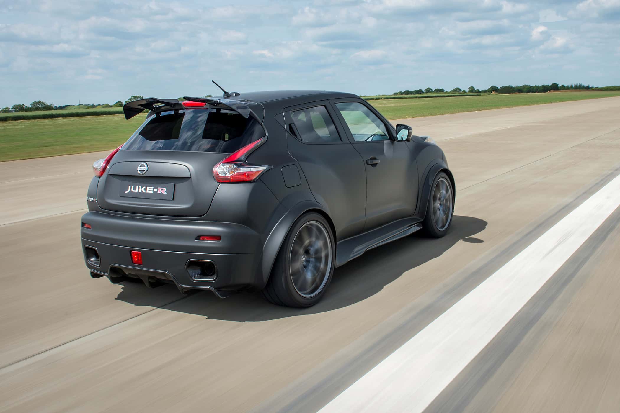Nissan Juke R 2.0