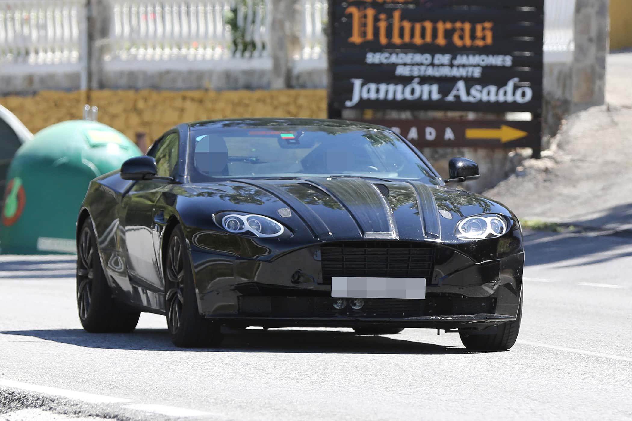 08/2015, Erlkönig, Aston Martin DB11 Erlkönig Aston Martin DB11