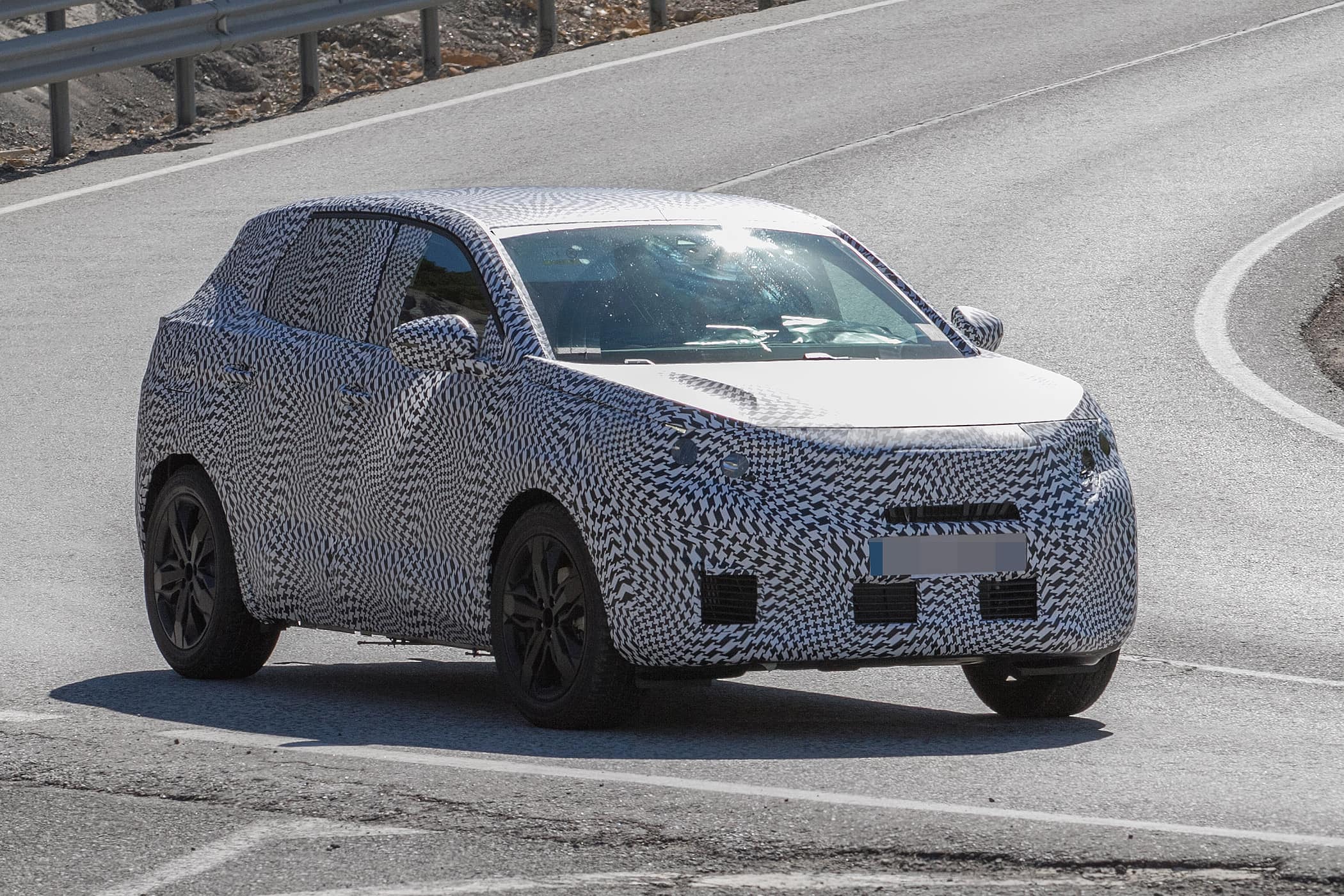 Erlkönig Peugeot 3008