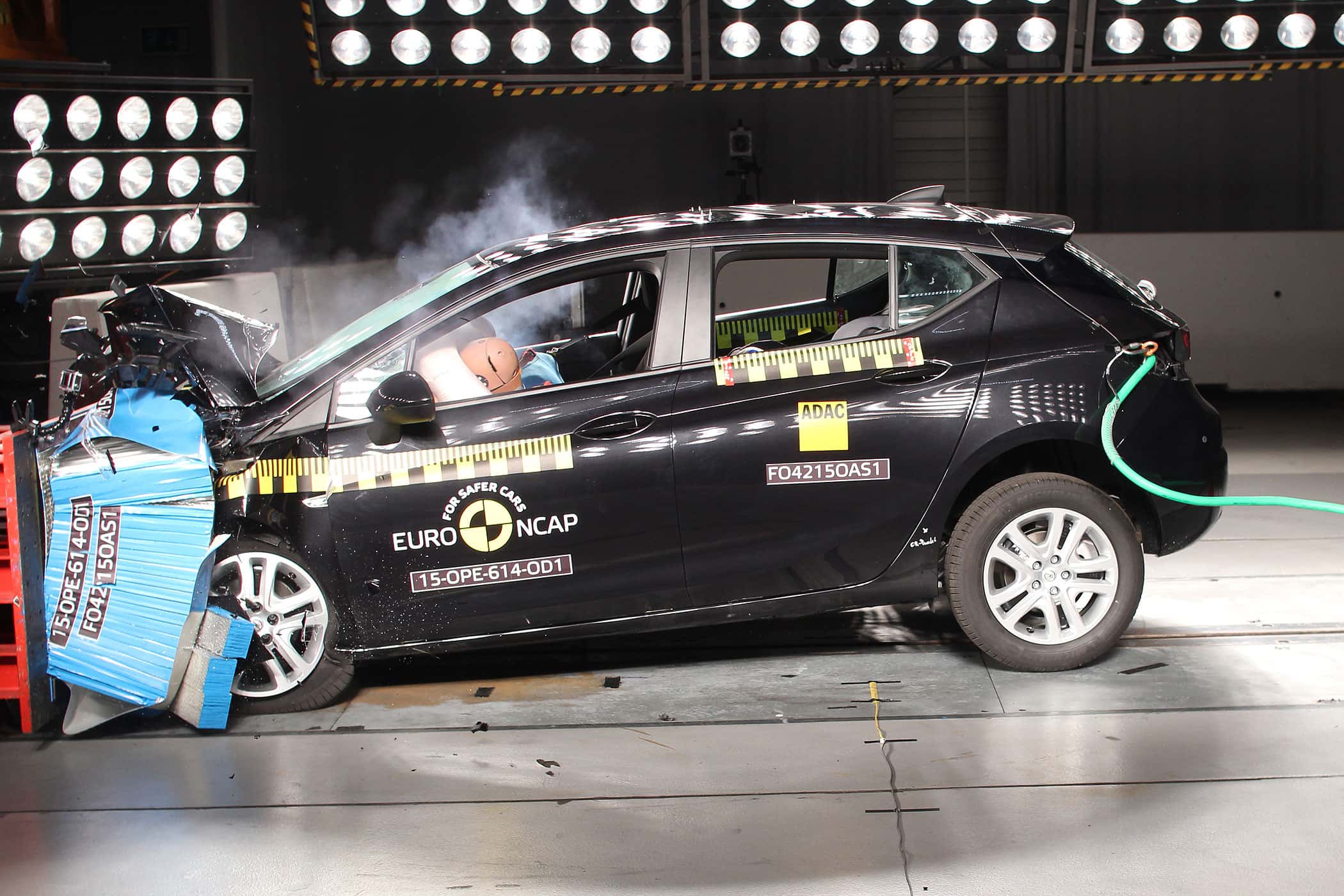 12/2015 EuroNCAP Crashtest Opel Astra
