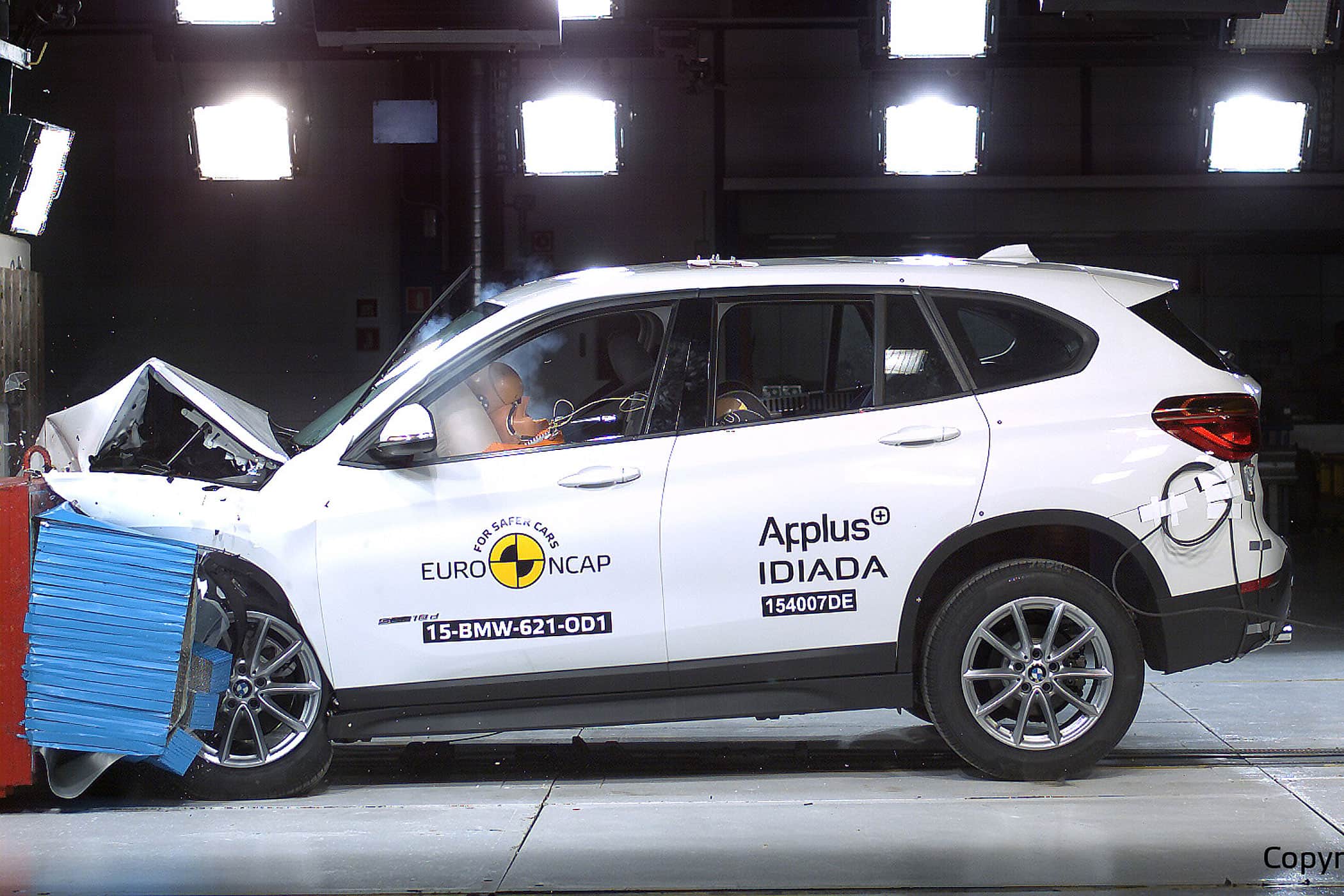 12/2015 EuroNCAP Crashtest BMW X1.