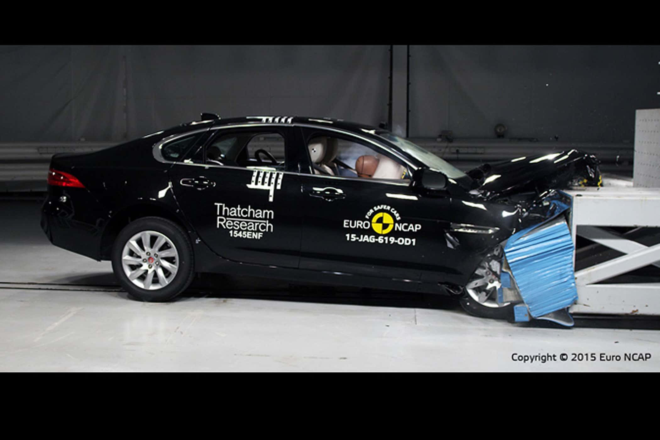 12/2015 EuroNCAP Crashtest Jaguar XF