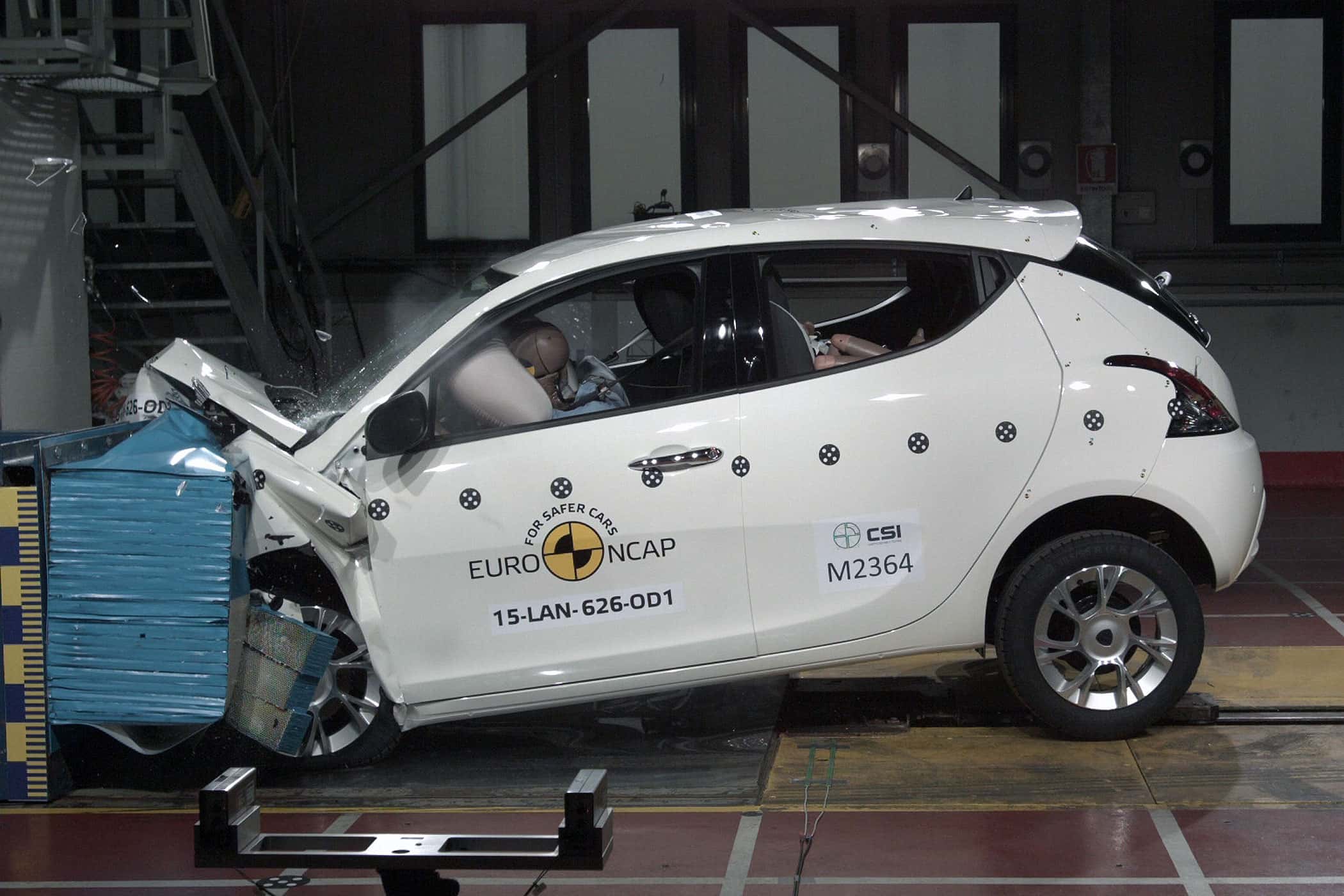 12/2015 EuroNCAP Crashtest Lancia Ypsilon