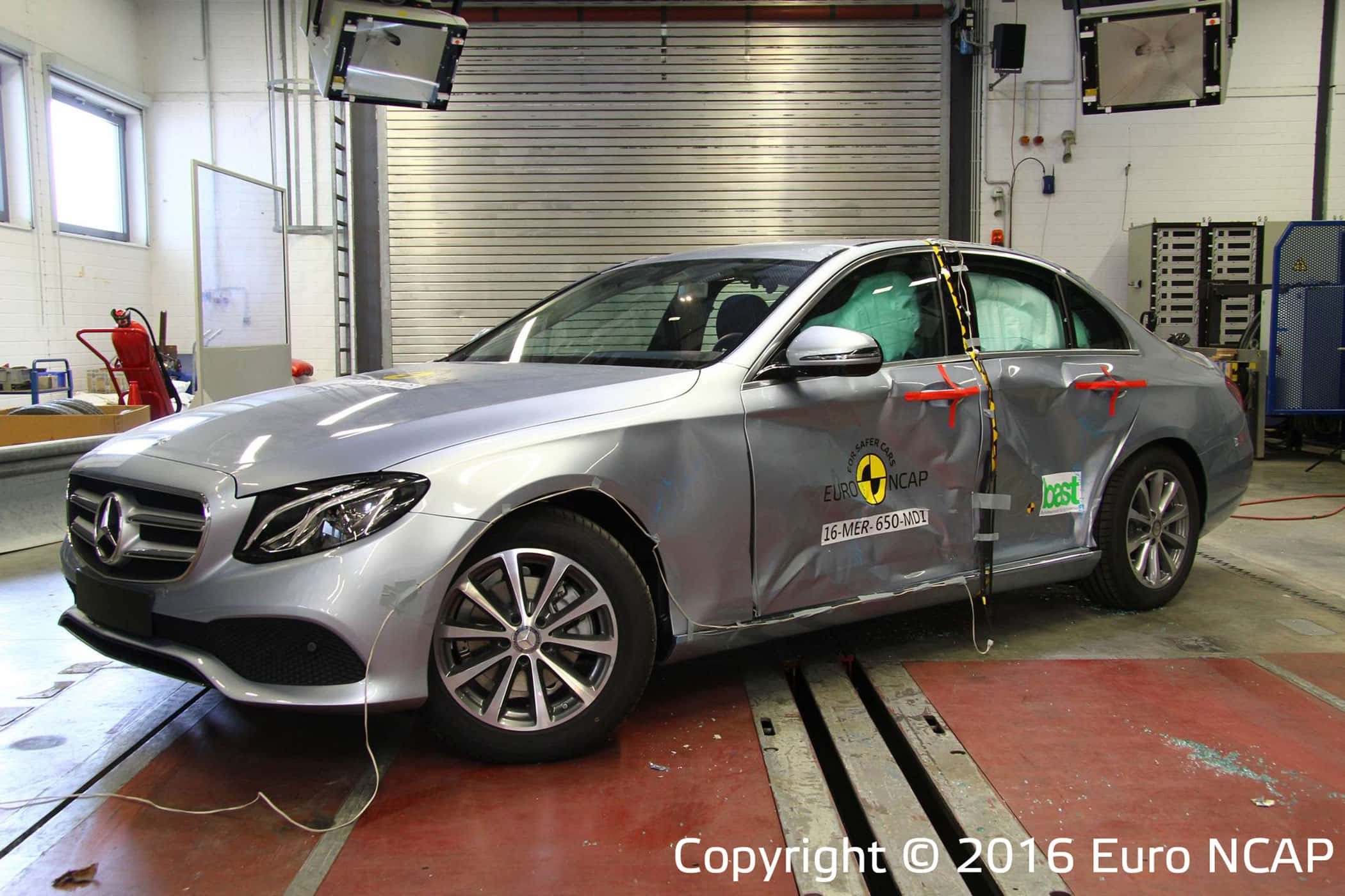 EuroNCAP Crashtest 2016 Mercedes E-Klasse